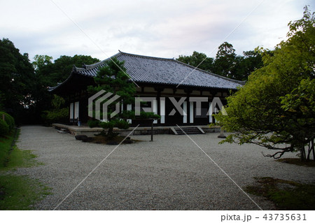 西ノ京の風景 秋篠寺本堂 西ノ京の風景 秋篠寺本堂 43735631