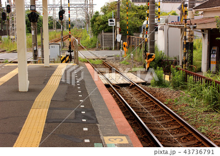 鶴見線安善駅のプラットホーム(2) 43736791
