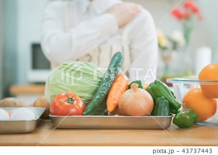 Housework Housework 43737443