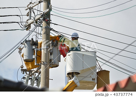 電気引き込み工事　作業風景 43737774