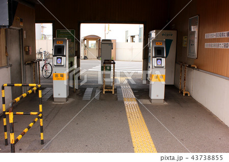 鶴見線武蔵白石駅の改札口(3) 43738855