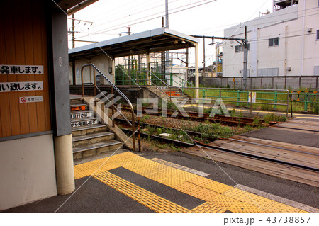 鶴見線武蔵白石駅の中にある踏切(2) 鶴見線武蔵白石駅の中にある踏切(2) 43738857