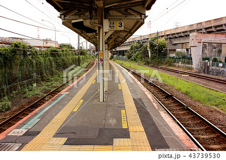 鶴見線浜川崎駅のプラットホーム(2) 43739530