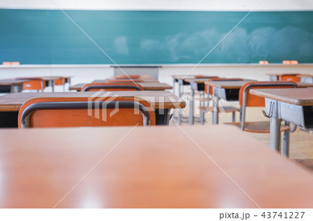 学校の教室 43741227