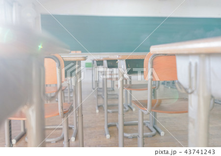 学校の教室 学校の教室 43741243