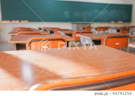 学校の教室 学校の教室 43741254
