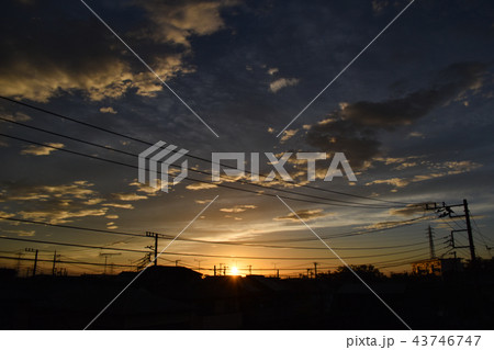 早朝の太陽 43746747