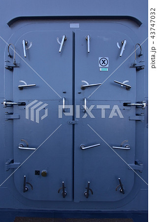 護衛艦の水密扉 護衛艦の水密扉 43747032