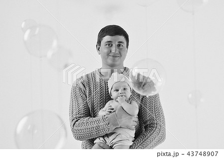 father of young children, Happy childhood 43748907