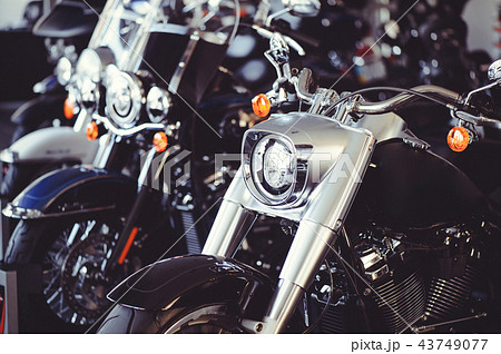 Sale of new motorcycles from the dealer. 43749077