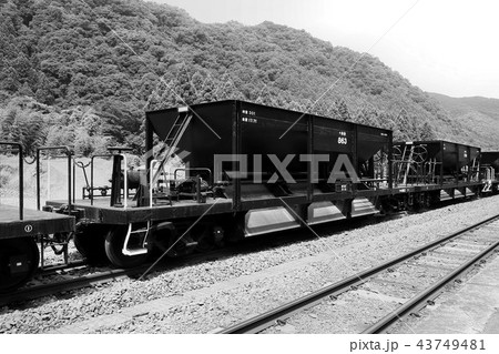 保線を担う貨車・ホキ800形 保線を担う貨車・ホキ800形 43749481