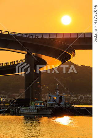 牛深ハイヤ大橋の夕陽　【熊本県天草市牛深】 43752046