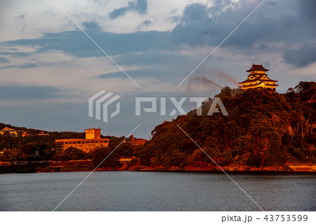 愛知県　犬山城と木曽川　日本ライン夏まつり納涼花火大会の準備　防火の放水 43753599