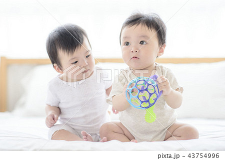 赤ちゃん 子供 おもちゃ 43754996