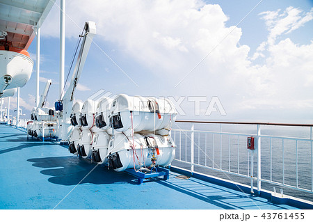 Cruise ship inflatable emergency life raft on deck Cruise ship inflatable emergency life raft on deck 43761455