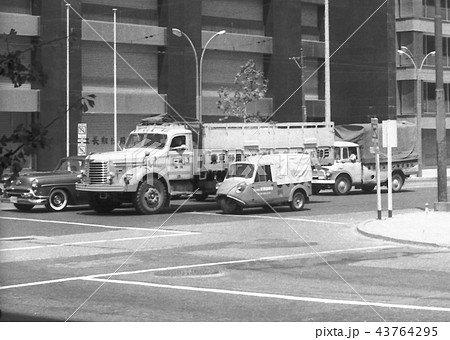 昭和の風景 東京都千代田区大手町 乗用車 トラック 軽自動車 昭和34年 昭和の風景 東京都千代田区大手町 乗用車 トラック 軽自動車 昭和34年 43764295