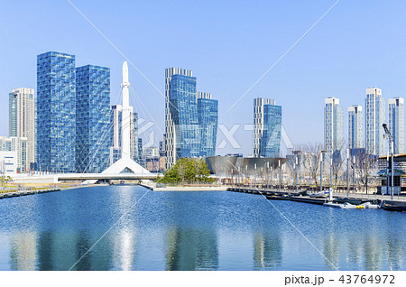 ビル 湖 高層ビル 43764972