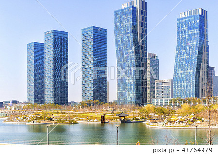 ビル 湖 高層ビル 43764979