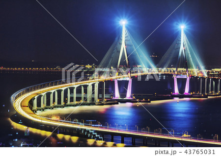 瓦屋 韓屋 ビル 43765031