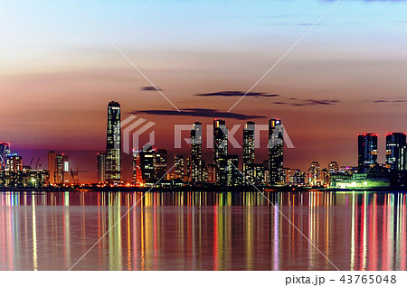 瓦屋 韓屋 ビル 43765048