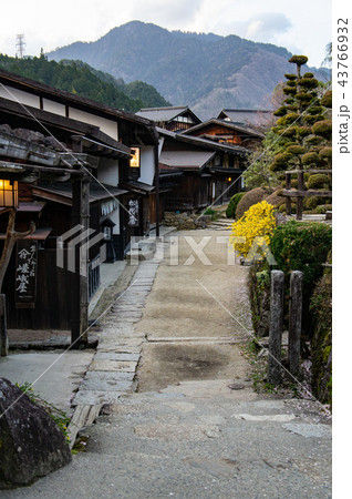 妻籠宿の風景 43766932