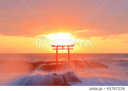 大洗磯前神社の日の出 43767226