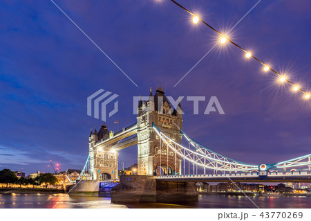 London Tower Bridge 43770269