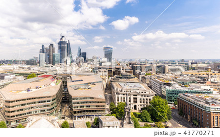 London downtown 43770271