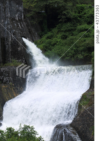 香川県観音寺市大野原町、国重文「豊稔池堰堤」ユル抜き 香川県観音寺市大野原町、国重文「豊稔池堰堤」ユル抜き 43773363