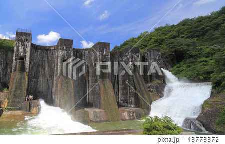 香川県観音寺市大野原町、国重文「豊稔池堰堤」ユル抜き 43773372