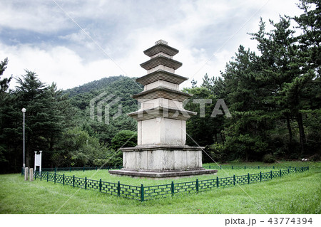 歴史 建築 石塔 43774394