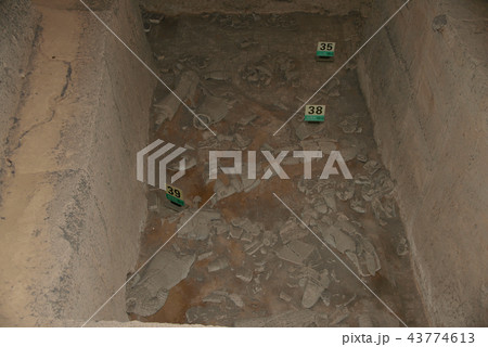 中国 西安 兵馬俑 秦始皇帝陵 中国 西安 兵馬俑 秦始皇帝陵 43774613