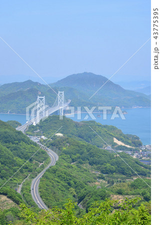 因島 白滝山から見た因島大橋(広島県尾道市) 因島 白滝山から見た因島大橋(広島県尾道市) 43775395