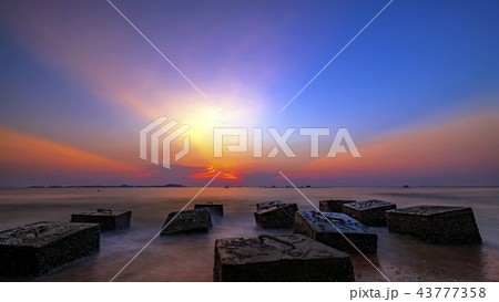 Amazing sunset.Colorful sky in the sunset. Natural 43777358