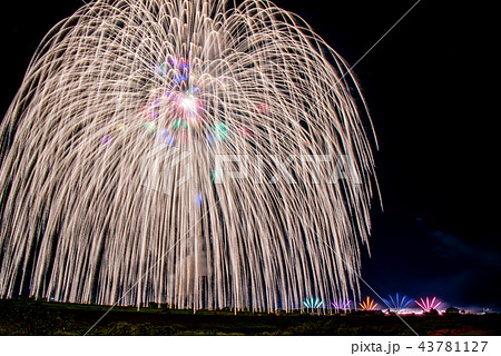 新潟県 長岡まつり大花火大会 大きい正三尺玉の写真素材