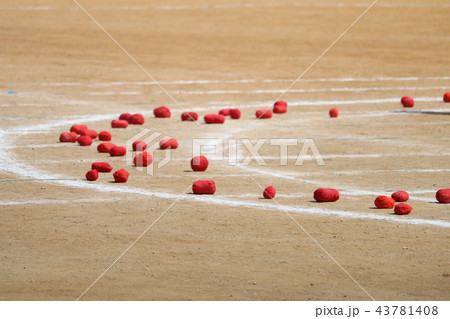 運動会玉入れ 43781408