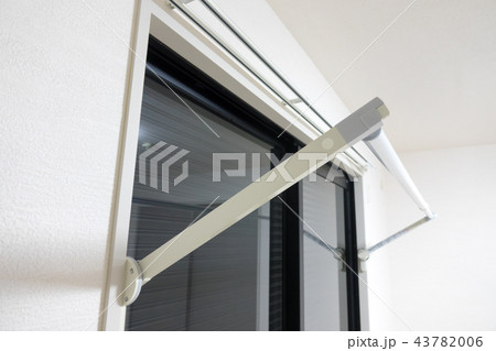 室内置き ビルトイン式物干し竿 室内置き ビルトイン式物干し竿 43782006