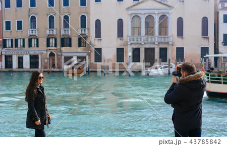 Beautiful couple in Venice, Italy 43785842