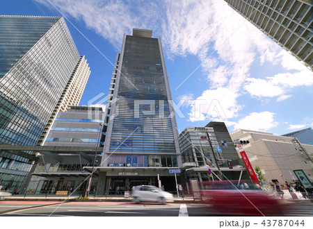 日本の東京都市景観 目黒駅前の街並みを望む 日本の東京都市景観 目黒駅前の街並みを望む 43787044