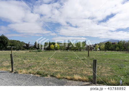 Omarama empty farm land 43788892