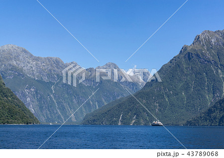 Milford sound 43789068