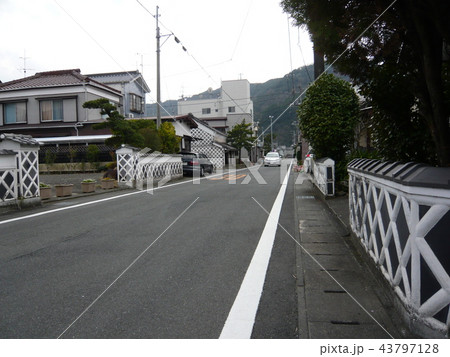 伊豆　松崎町　漆喰芸術　なまこ壁　左官職人 43797128