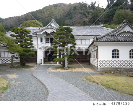 伊豆 松崎町 漆喰芸術 なまこ壁 左官職人 伊豆 松崎町 漆喰芸術 なまこ壁 左官職人 43797159