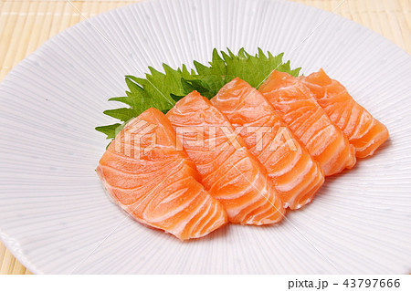 サーモン刺身 43797666