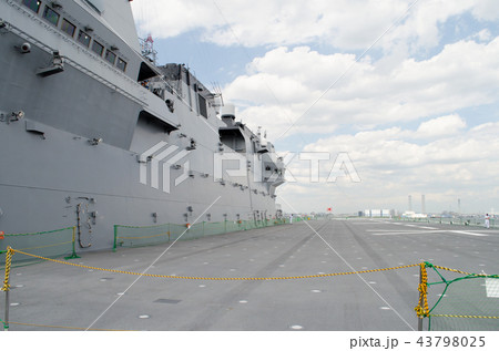 護衛艦「いずも」甲板 43798025