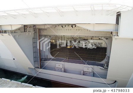 護衛艦「いずも」搭載ヘリ「SH-60」 43798033