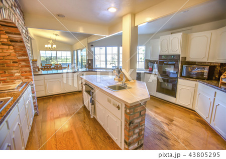 Island with cuttingboard countertop 43805295