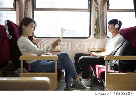 韓国人 旅行 休憩 43805807