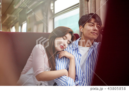 韓国人 旅行 休憩 43805858