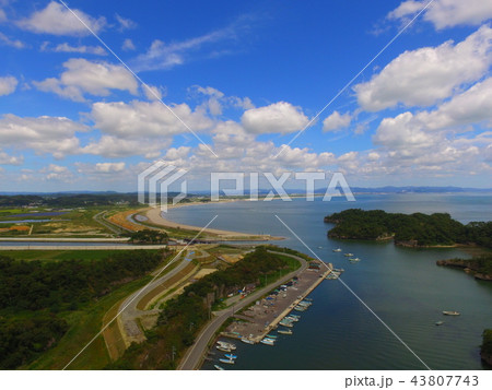 海岸線・空・白い雲〜ドローンで空撮（宮城県東松島市宮戸字樫木山） 43807743